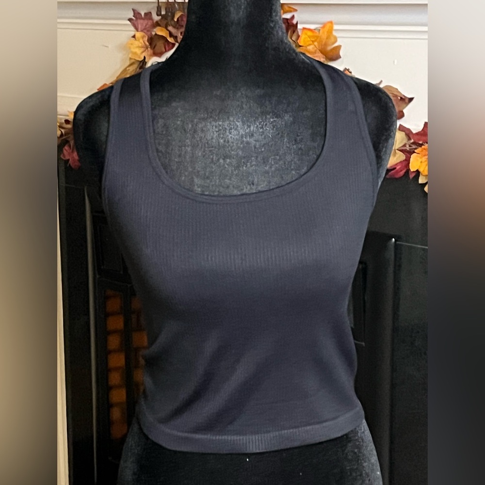 Women’s OQQ Ribbed Seamless Yoga Tank Top Black, Medium